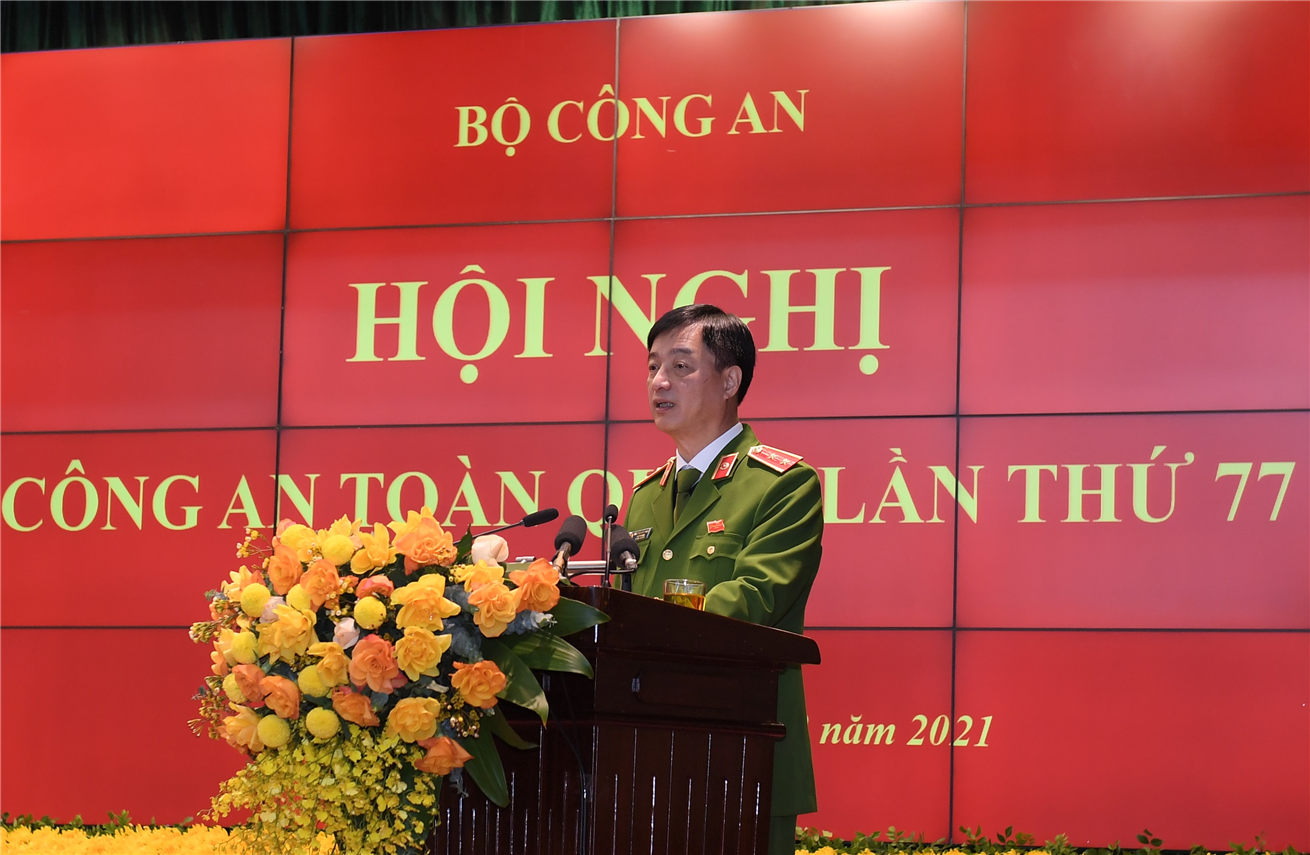 Thứ trưởng Nguyễn Duy Ngọc công bố Quyết định ban hành dịch vụ công trực tuyến mức độ 3, mức độ 4 của ngành Công an.
