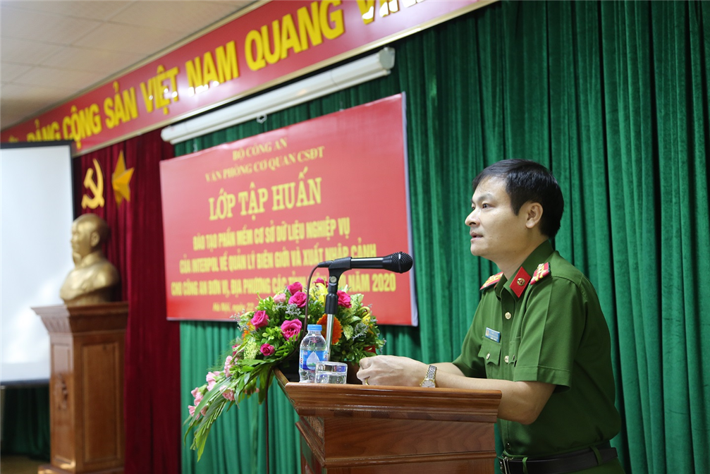 Đại tá Lê Đức Tuyến, Phó Chánh Văn phòng Cơ quan CSĐT Bộ Công an phát biểu khai mạc.