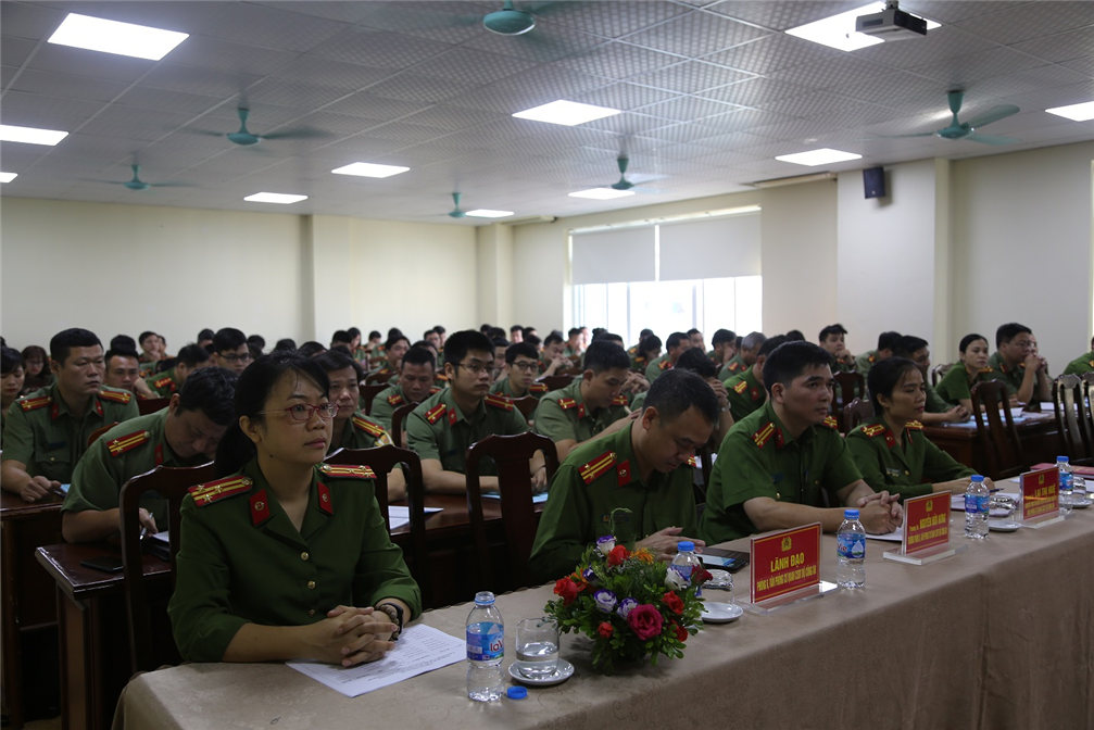 Toàn cảnh buổi khai mạc.