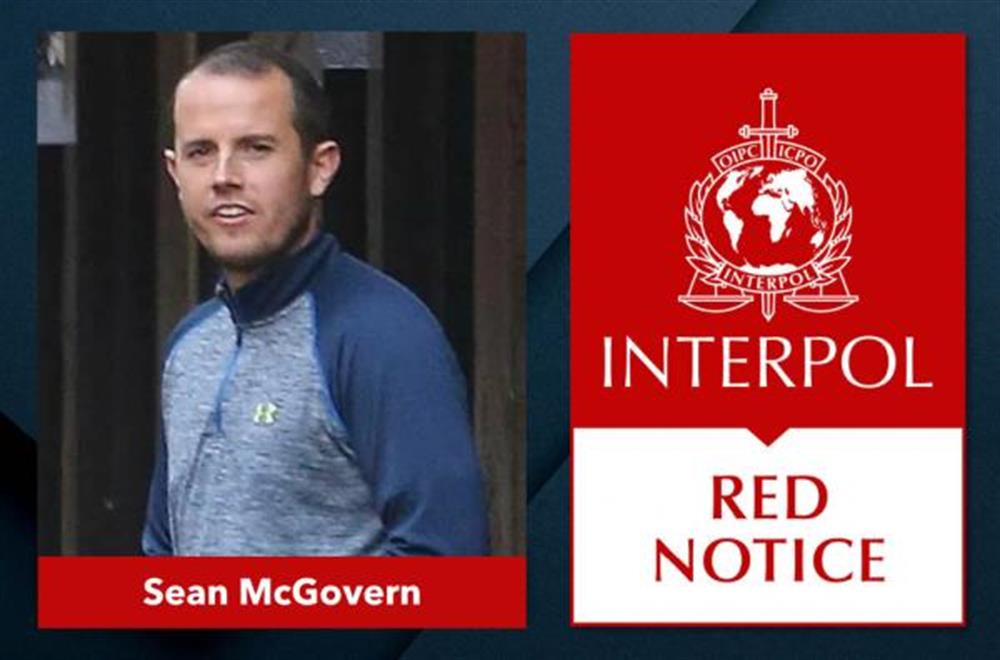 Đối tượng truy nã Sean McGovern có Thông báo đỏ - Thông báo truy nã của INTERPOL.