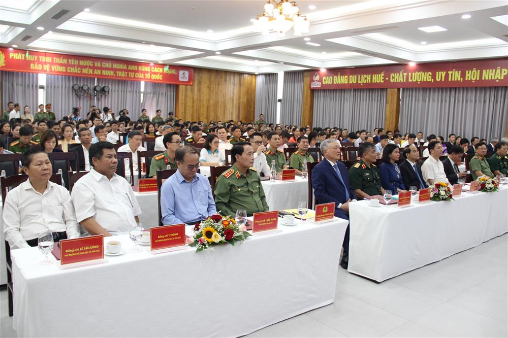 Các đại biểu tham dự Ngày hội Toàn dân bảo vệ an ninh Tổ quốc năm 2025 tại trường Cao đẳng Du lịch Huế.