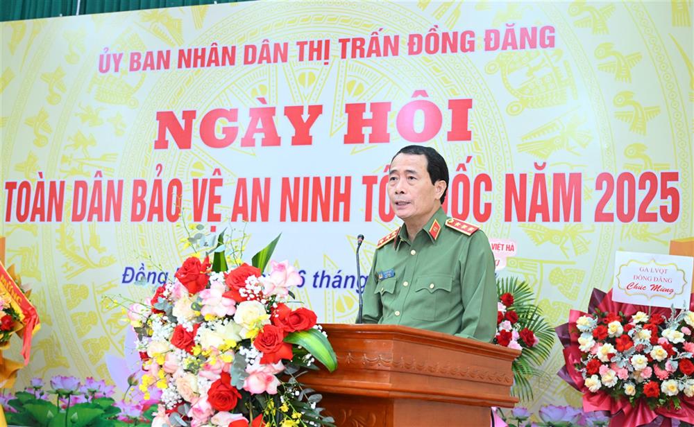 Thứ trưởng Lê Quốc Hùng phát biểu tại Ngày hội.