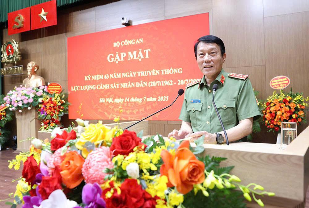 Bộ trưởng Lương Tam Quang phát biểu tại buổi gặp mặt.
