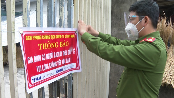 Công an huyện Vũ Thư đảm bảo an ninh trật tự khu vực cách ly, phong tỏa, truy vết và tuyên truyền các biện pháp phòng chống dịch.