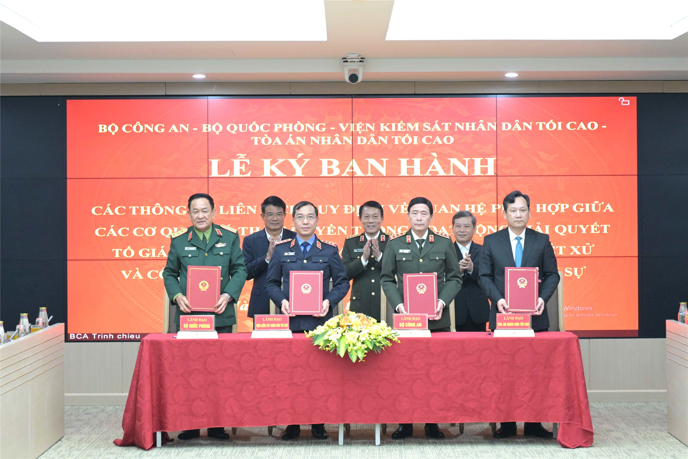 Thứ trưởng Lê Quốc Hùng, Thứ trưởng Võ Minh Lương, Phó Viện trưởng Hồ Đức Anh, Phó Chánh án Nguyễn Văn Tiến ký Thông tư liên tịch quy định chi tiết, hướng dẫn thi hành Điều 3, Nghị quyết số 164/2024/QH15 ngày 28/11/2024 của Quốc hội về thí điểm xử lý vật chứng, tài sản trong quá trình điều tra, truy tố, xét xử một số vụ việc, vụ án hình sự.