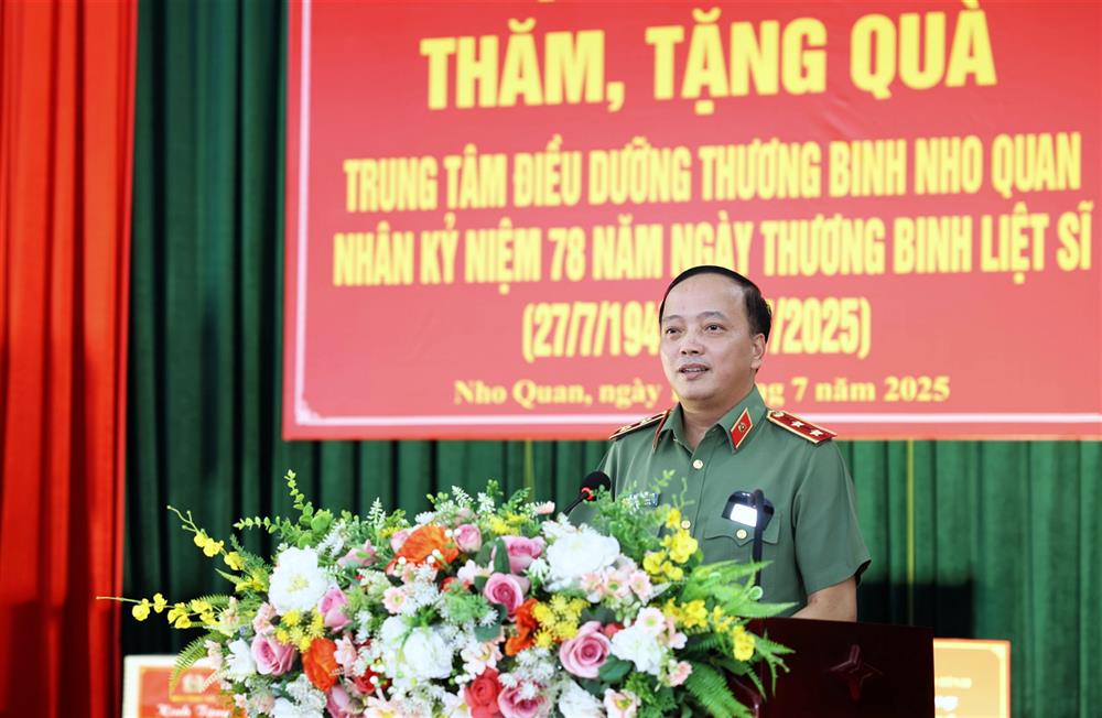 Thứ trưởng Đặng Hồng Đức phát biểu tại buổi thăm.