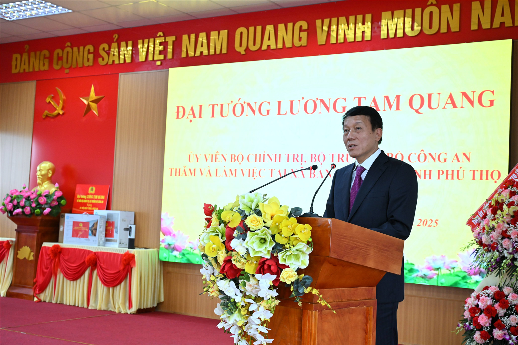 Bộ trưởng Lương Tam Quang đề nghị chính quyền địa phương cần nhanh chóng bắt tay vào các công việc mới theo mô hình chính quyền địa phương 02 cấp từ ngày 01/7/2025.