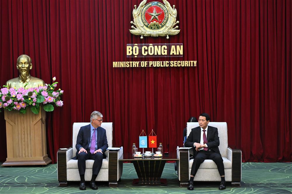 Thứ trưởng Lê Quốc Hùng và Phó Tổng Thư ký LHQ Jean-Pierre Lacroix.