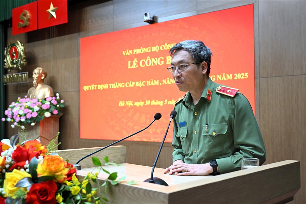 Thiếu tướng Nguyễn Quốc Toản, Chánh Văn phòng Bộ phát biểu tại buổi lễ.