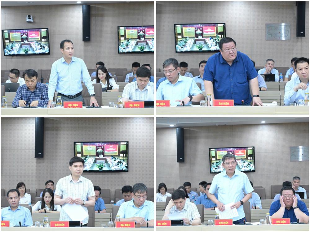 Các đại biểu thảo luận tại Hội nghị.