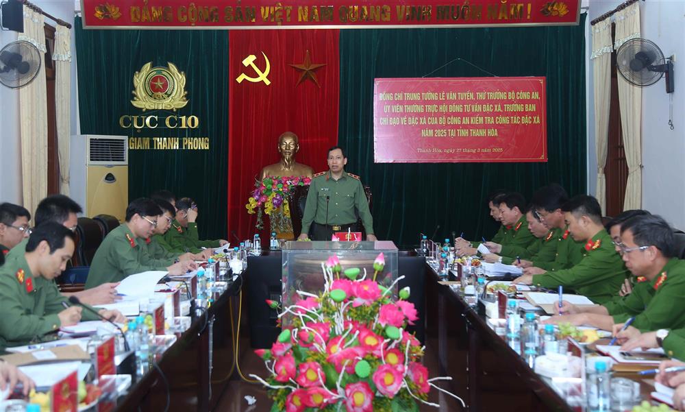Thứ trưởng Lê Văn Tuyến chủ trì buổi làm việc.