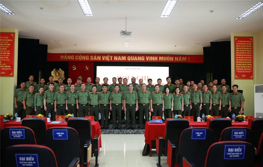 Các đại biểu dự Hội nghị.