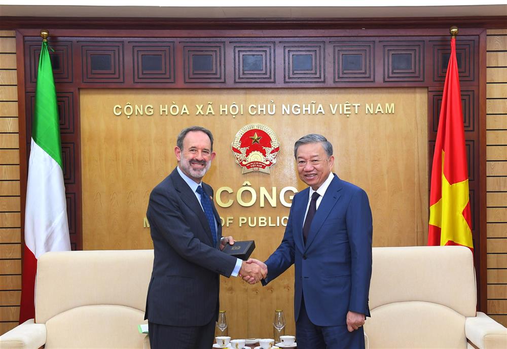 Bộ trưởng Tô Lâm và Đại sứ Marco Della Seta.