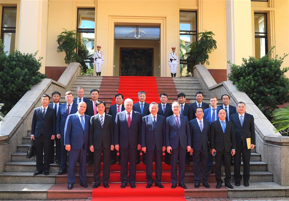 Bộ trưởng Tô Lâm và Bộ trưởng Kolokoltsev Vladimir Alexandrovich cùng các đại biểu.