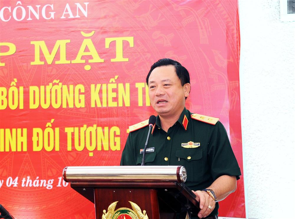 Trung tướng Nguyễn Anh Tuấn, Phó Giám đốc Học viện Quốc phòng phát biểu tại buổi gặp mặt.