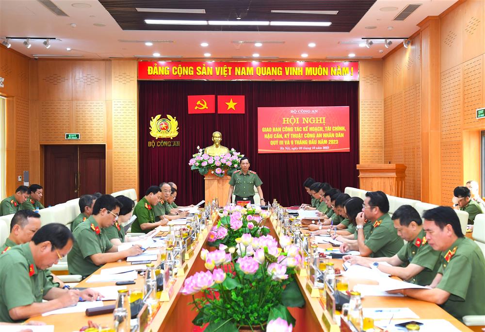 Thứ trưởng Lê Văn Tuyến chủ trì Hội nghị.