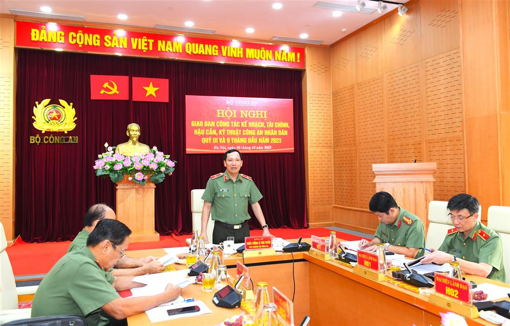 Thứ trưởng Lê Văn Tuyến phát biểu tại Hội nghị.