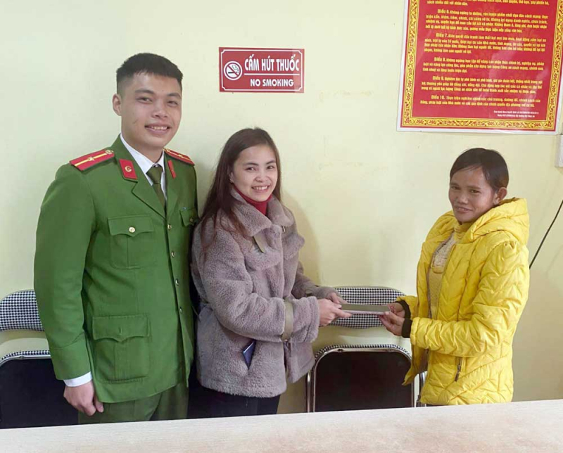 Người dân cảm ơn những việc làm ý nghĩa của CBCS Công an tỉnh Cao Bằng.