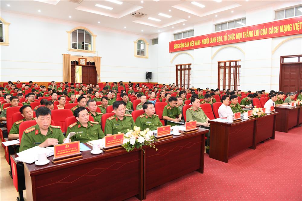 Toàn cảnh Hội nghị.