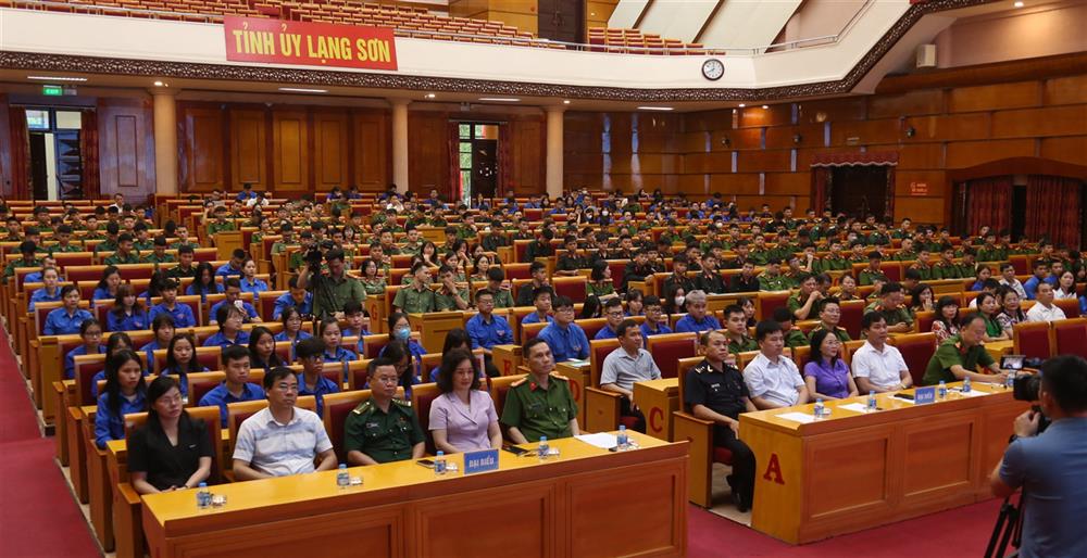 Toàn cảnh Hội nghị.