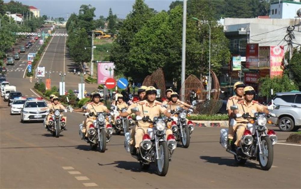 Lực lượng Cảnh sát giao thông ra quân đảm bảo trật tự, an toàn giao thông dịp nghỉ Lễ Quốc khánh 2/9.