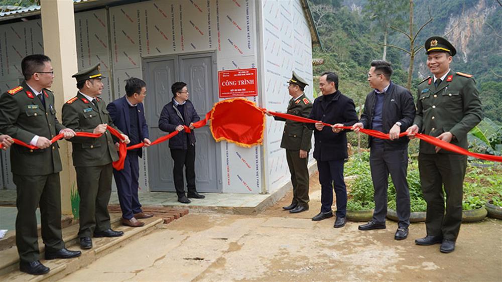 Khánh thành công trình Bếp ăn cho em.