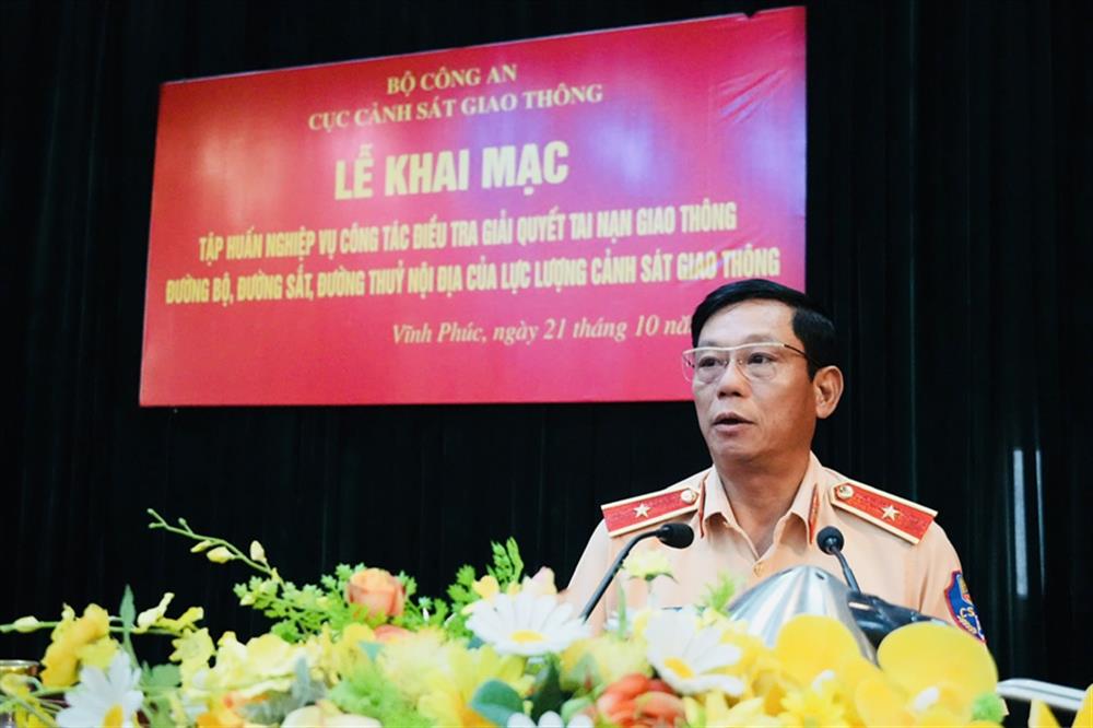 Thiếu tướng Nguyễn Văn Mừng, Phó Cục trưởng Cục CSGT phát biểu tại Lớp tập huấn