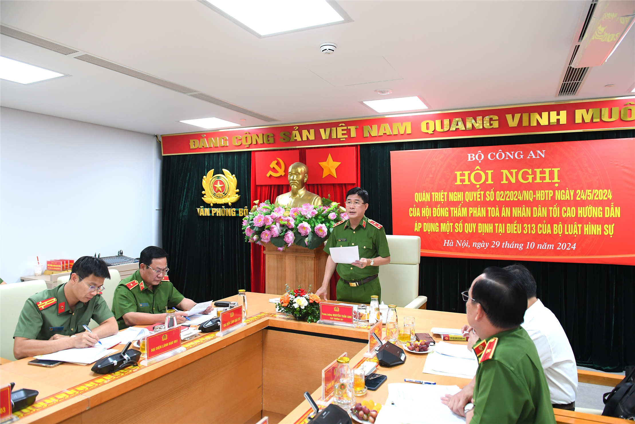 Trung tướng Nguyễn Tuấn Anh, Cục trưởng Cục Cảnh sát PCCC & CNCH phát biểu tại Hội nghị.