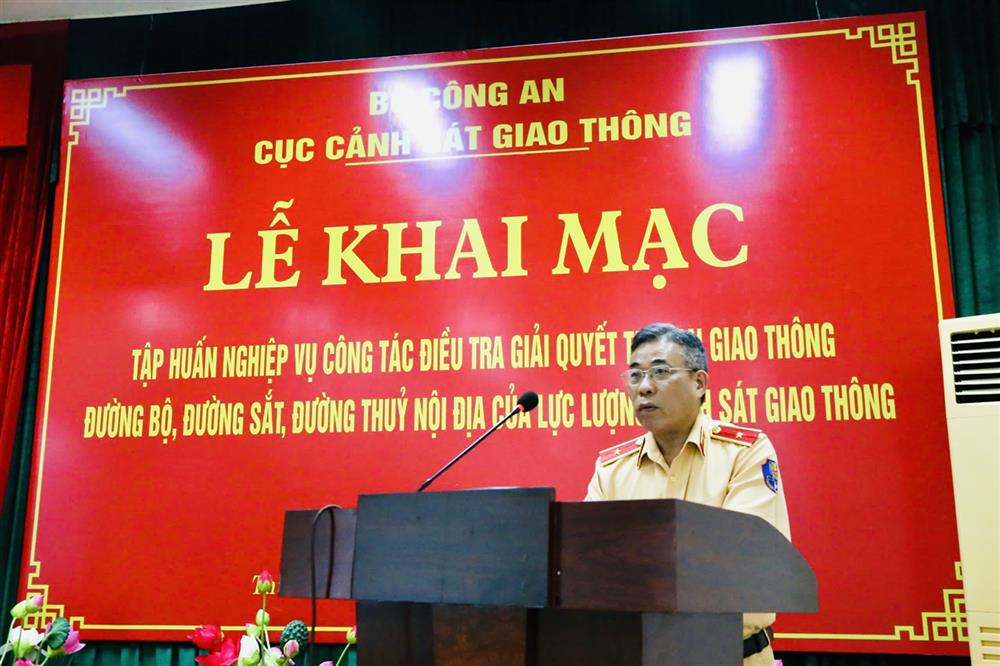 Thiếu tướng Nguyễn Văn Minh, Phó Cục trưởng Cục CSGT phát biểu tại Lễ khai mạc.