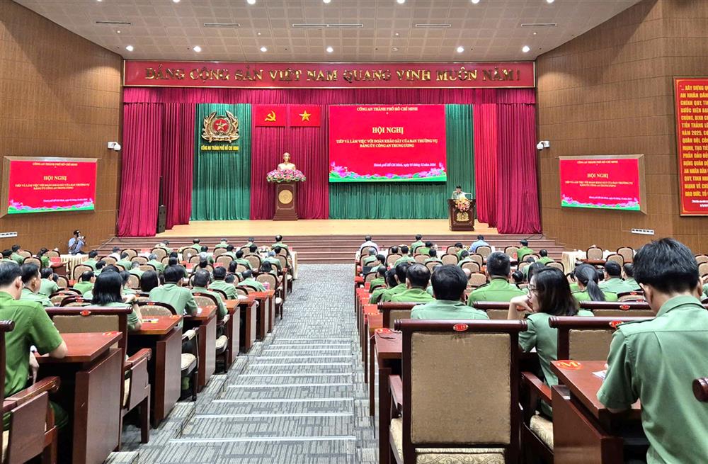 Toàn cảnh Hội nghị.