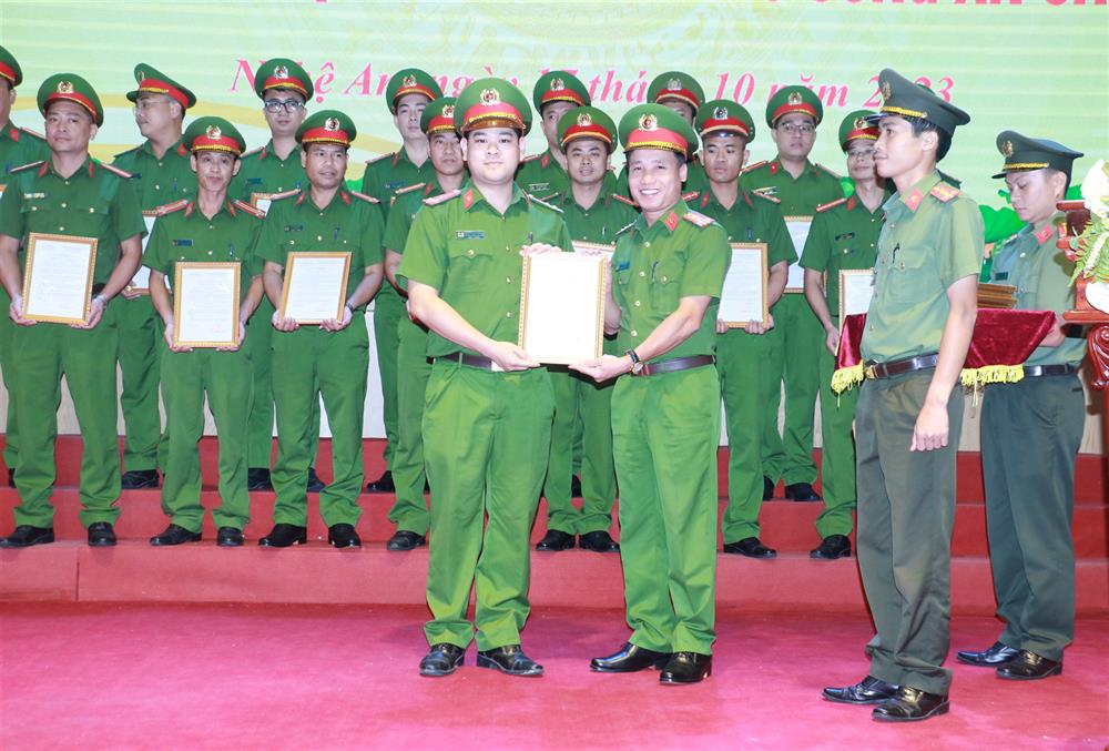 Công an Nghệ An là một trong những đơn vị hoàn thành việc bố trí điều tra viên ở Công an xã sớm nhất Bộ Công an trong toàn quốc.