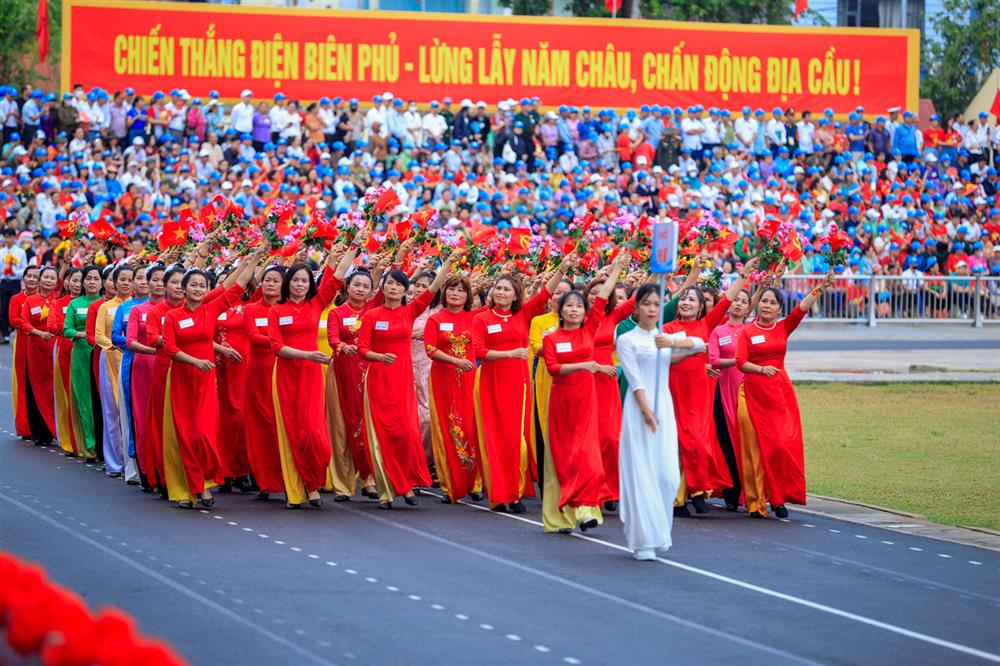 Khối Phụ nữ.