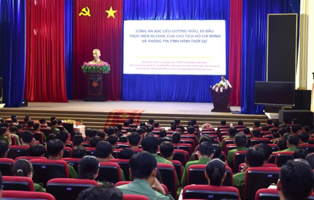 Các đại biểu tham gia học tập chuyên đề