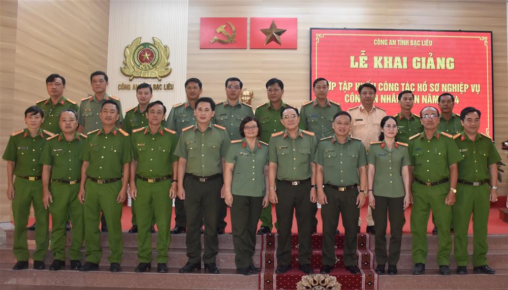 Các đại biểu dự Lễ khai giảng.