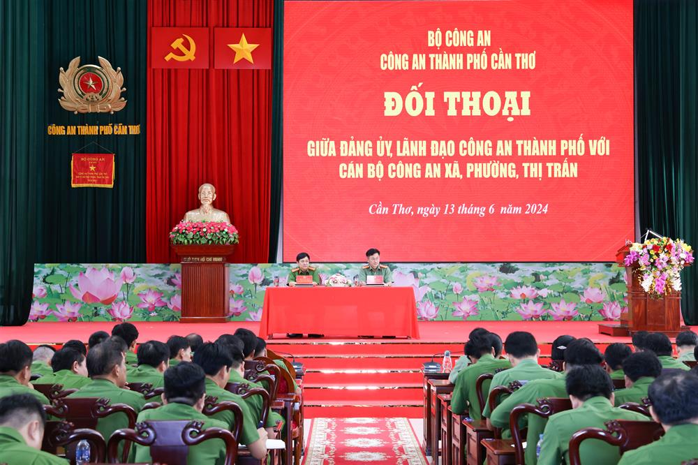Toàn cảnh đối thoại.