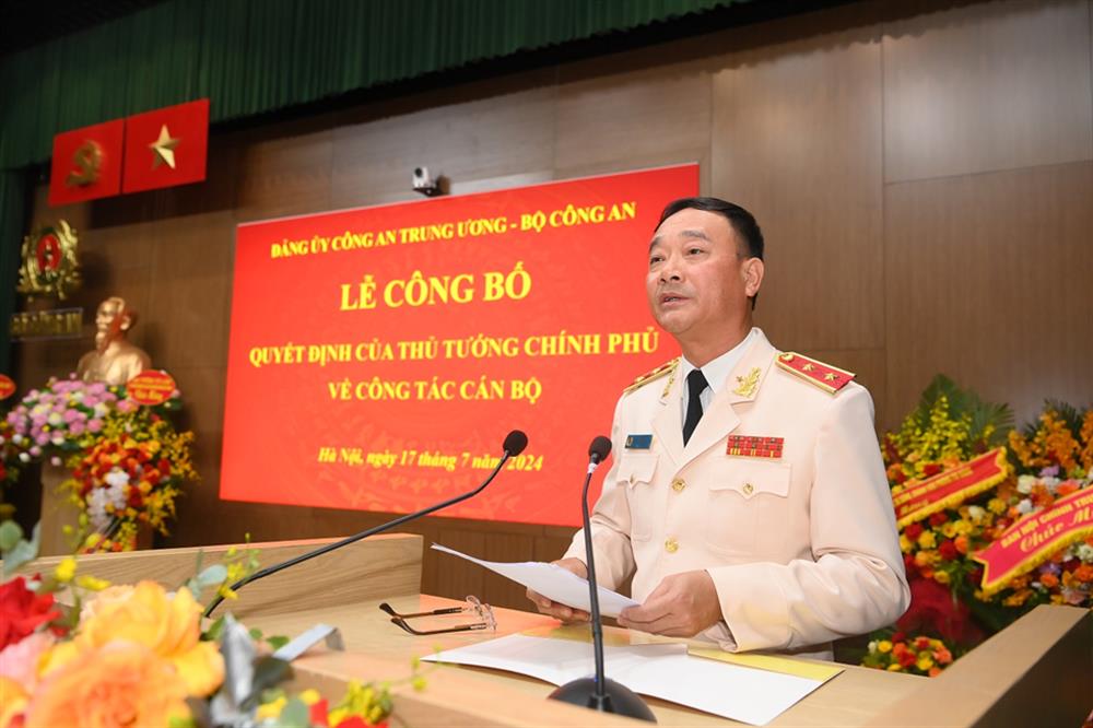 Thứ trưởng Phạm Thế Tùng phát biểu nhận nhiệm vụ.