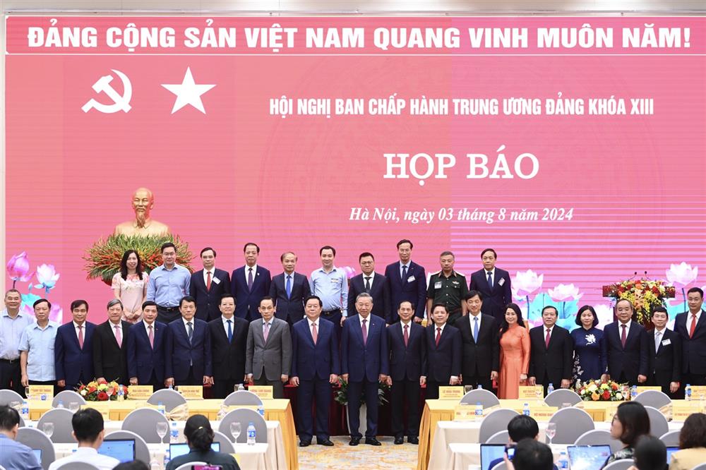 Tổng Bí thư, Chủ tịch nước Tô Lâm và các đại biểu tại họp báo.