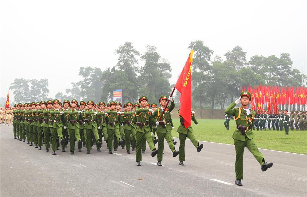 Gương mẫu đi đầu, tăng tốc bứt phá thực hiện các chủ trương của Đảng, pháp luật của Nhà nước; xây dựng CAND thật sự trong sạch, vững mạnh, chính quy, tinh nhuệ, hiện đại.
