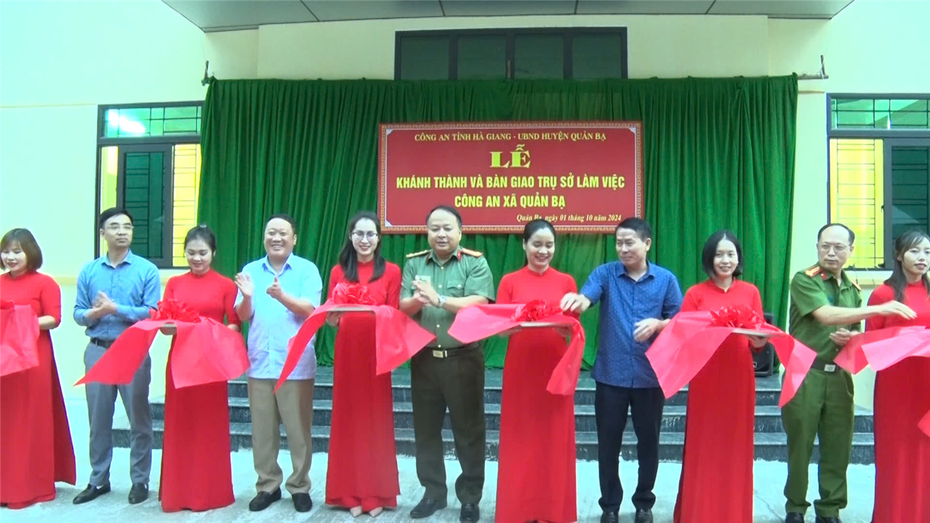 Khánh thành và bàn giao trụ sở Công an xã Quản Bạ, huyện Quản Bạ, tỉnh Hà Giang.