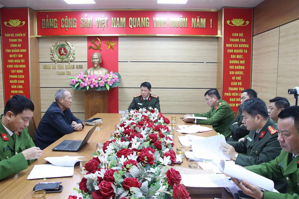 Các đơn vị nghiệp vụ tăng cường công tác tiếp công dân để kịp thời giải quyết các vướng mắc trong nhân dân.