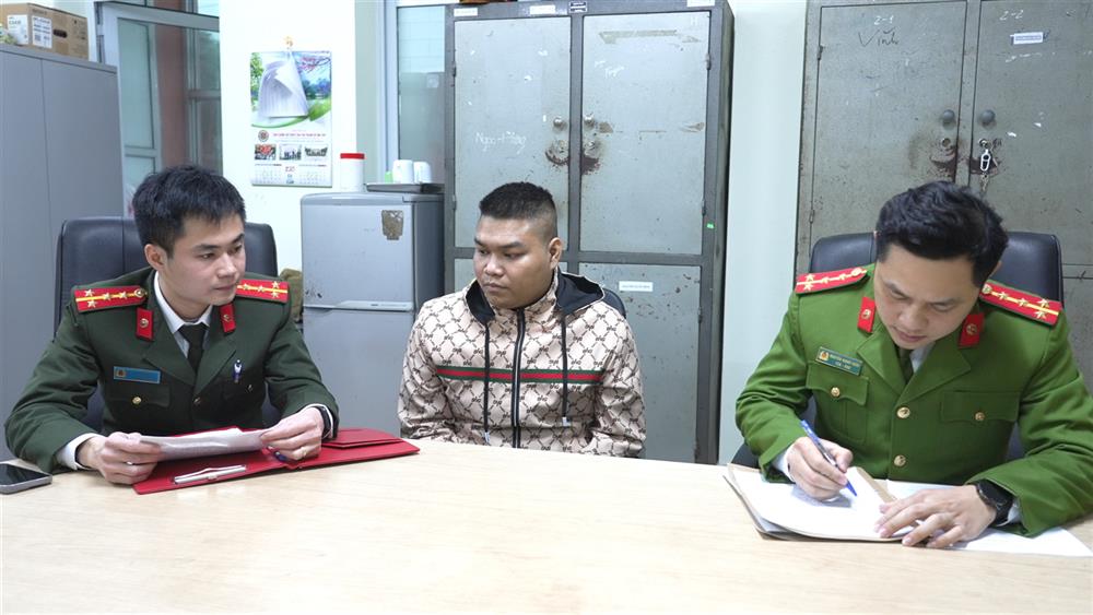 Đối tượng Lưu Văn Sơn tại cơ quan Công an.