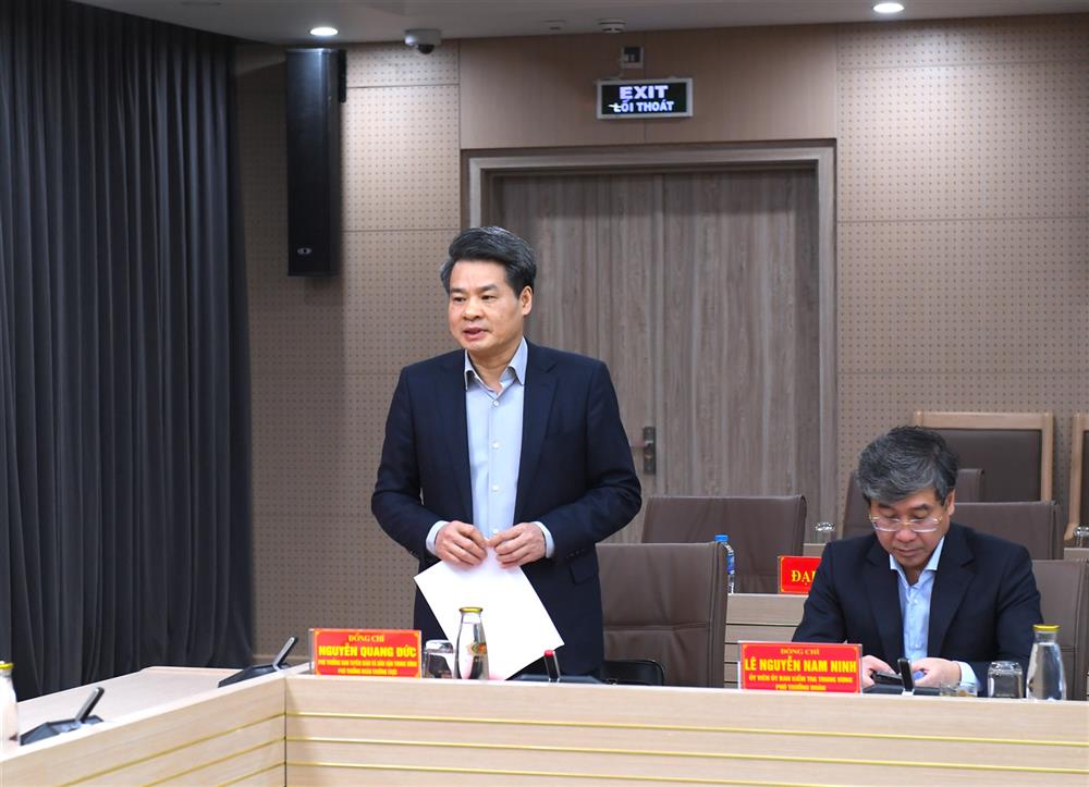 Đại diện Đoàn Kiểm tra công bố Quyết định thành lập Đoàn kiểm tra và nội dung kiểm tra.