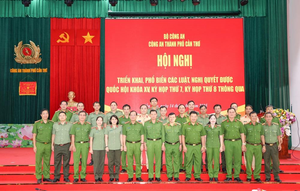 Các đại biểu dự Hội nghị.
