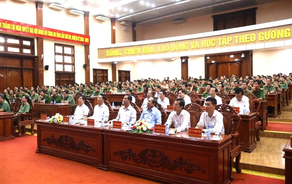 Toàn cảnh Hội nghị.