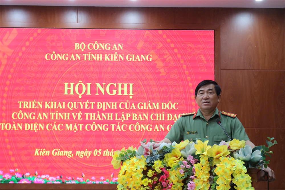 Đại tá Nguyễn Văn Hận, Giám đốc Công an tỉnh phát biểu tại Hội nghị.