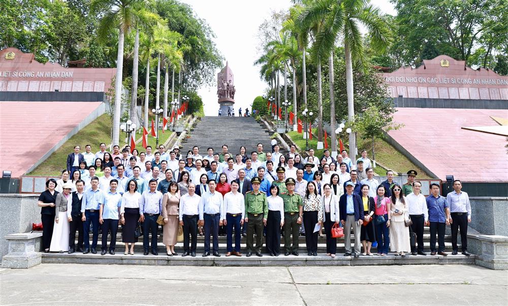 Các hoạt động của Đoàn tại Khu Di tích lịch sử Nha Công an Trung ương, huyện Sơn Dương, tỉnh Tuyên Quang