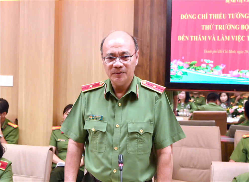 Lãnh đạo các đơn vị chức năng thuộc Bộ phát biểu ý kiến đóng góp phát triển Bệnh viện 30-4 trong thời gian tới.