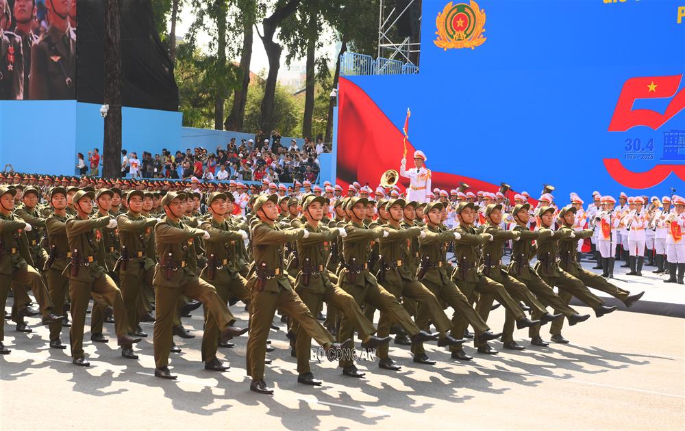 Lực lluowng tham gia bảo vệ an ninh, trật tự ở cơ sở.