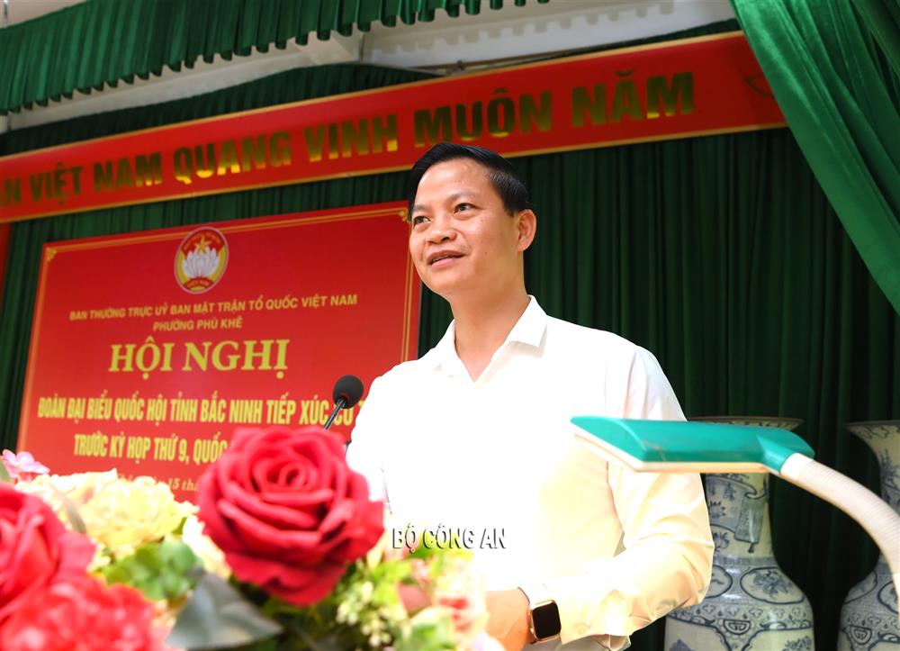Đồng chí Vương Quốc Tuấn, Chủ tịch Ủy ban nhân dân tỉnh Bắc Ninh phát biểu tại Hội nghị.
