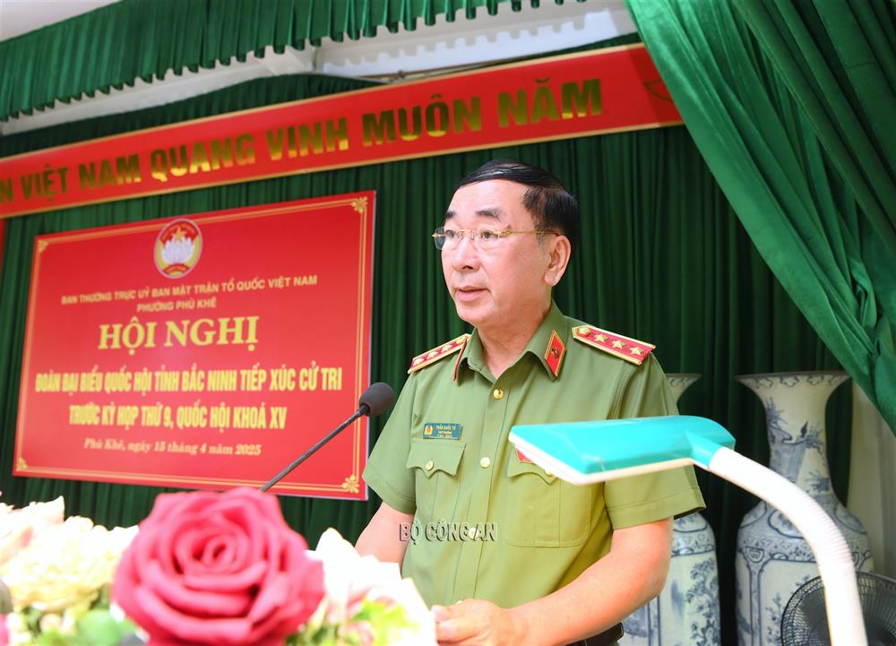 Thứ trưởng Trần Quốc Tỏ phát biểu tại Hội nghị.  